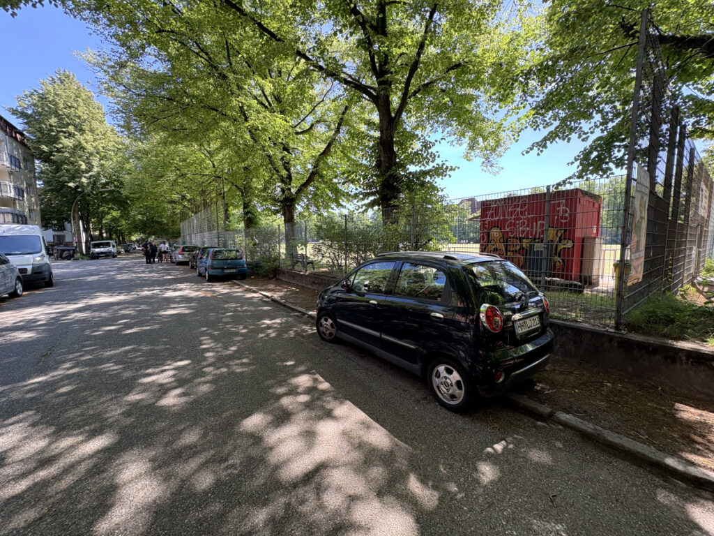 Viele Mitgleider des SC Teutonia kommen mit dem Rad. Der Verein wünscht sich deshalb Fahrradstellplätze auf der Straßennebenfläche nordöstlich des Karl-Möller Sportplatzes.