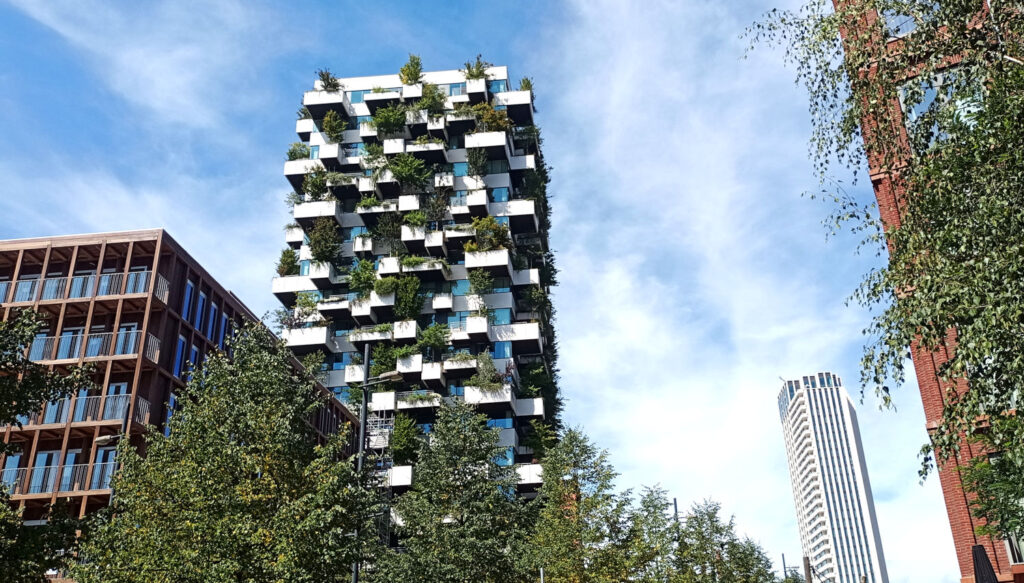 Der „Vertikale Wald“ in Eindhoven. Sozialer Wohnungsbau des Architekten Stefano Boeri.