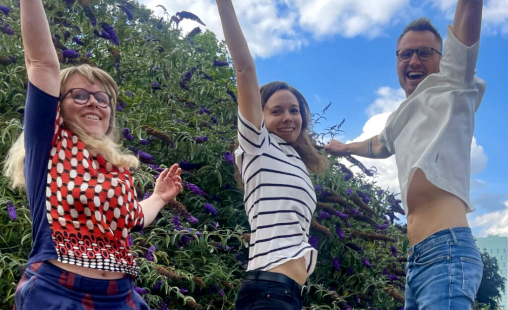 Die gewählten Mitglieder der Volt Fraktion Altona: Silke, Hanna, Patrick